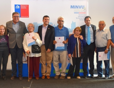 Familias de Rancagua reciben su subsidio de mejoramiento de manos del Intendente Juan Manuel Masferrer