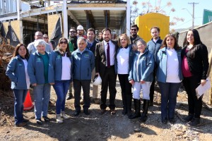 Vecinos de Barrio Nuevo Horizonte – Cordillera visitaron obras de nuevo centro comunitario en Machalí   
